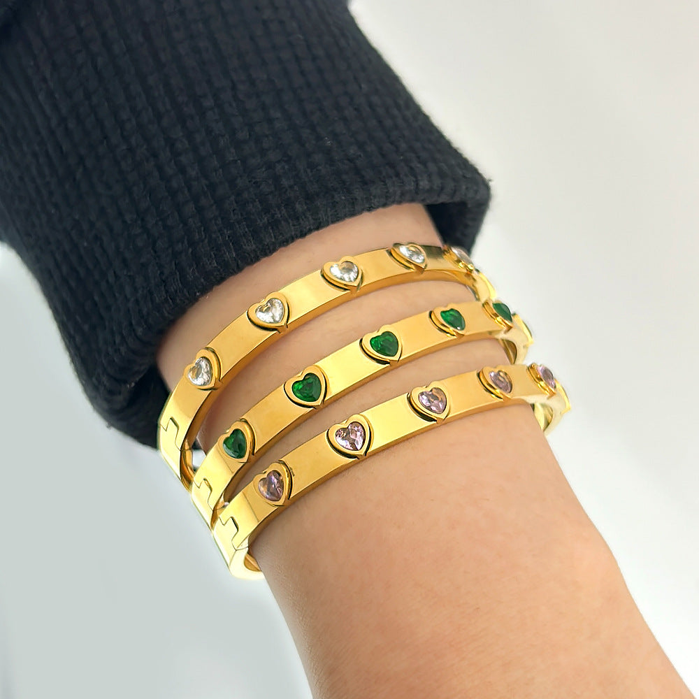 Wholesale Retro Stainless Steel 18K Gold -inlaid Peach Heart Dale Caps Bracelet